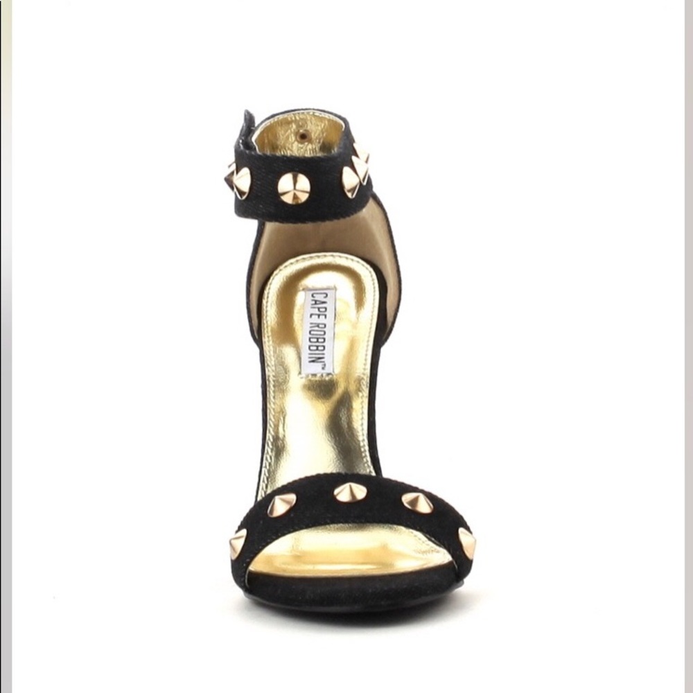 Heels - Picture 3 of 3